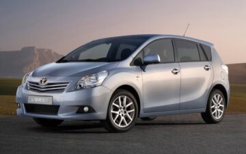  TOYOTA Verso Manual 